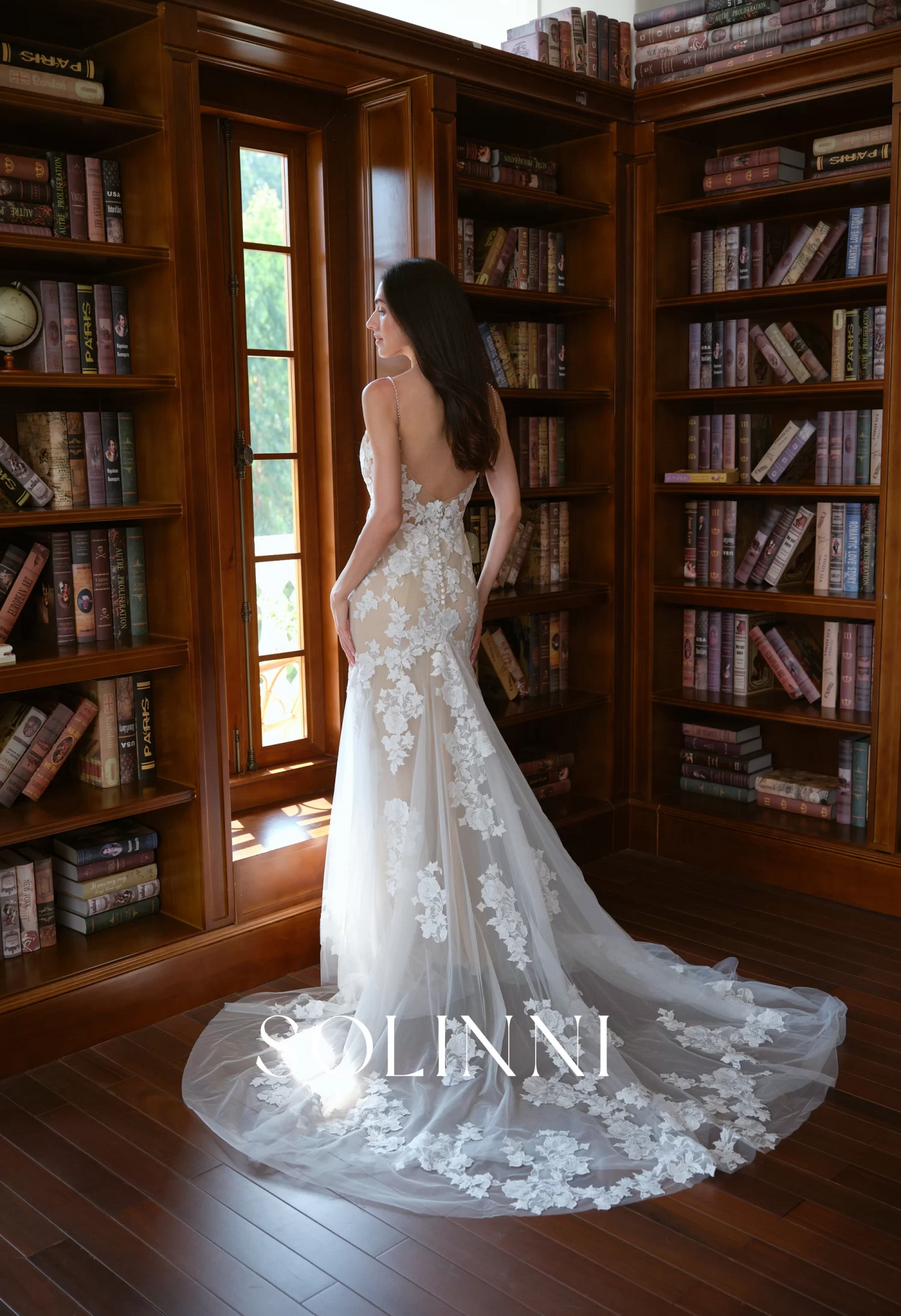 Noelle – Lace Mermaid Wedding Dress with Petal Embroidery