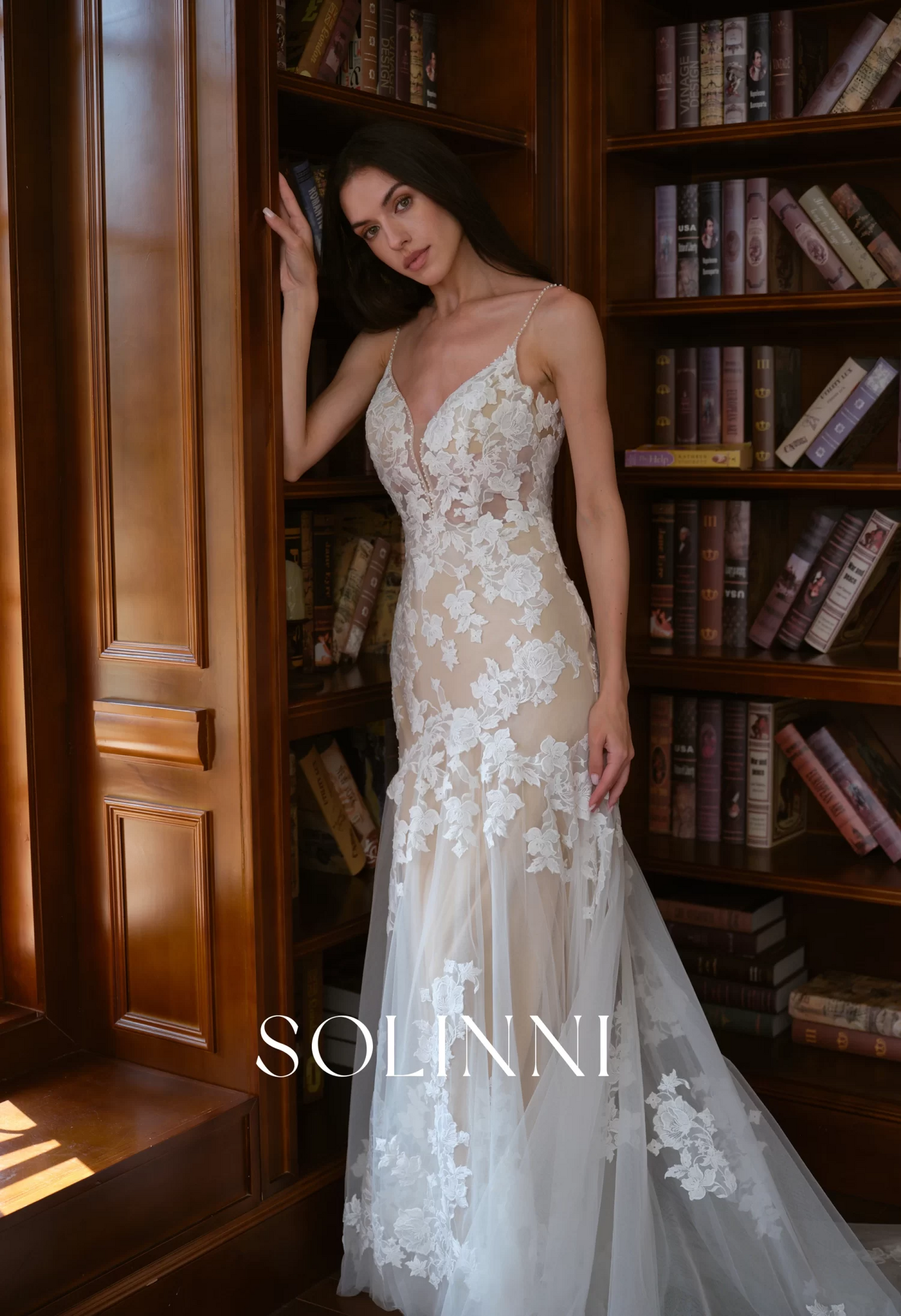 Noelle – Lace Mermaid Wedding Dress with Petal Embroidery