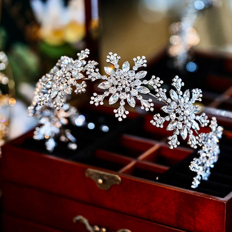 Eira - Winter Snowflake Bridal Headband