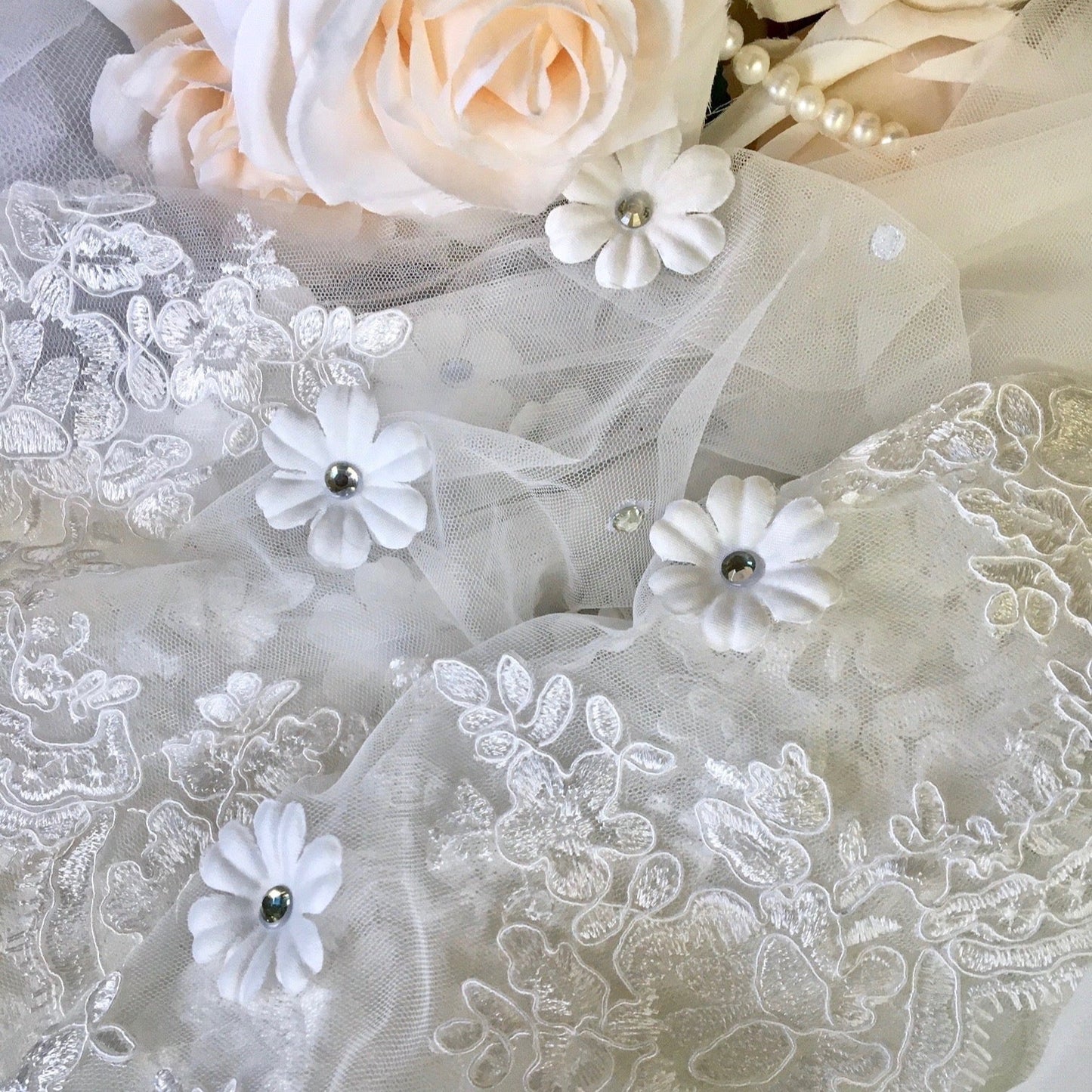 Lana - Wedding Lace and 3D Flowers Mantilla Veil - Cathedral Length