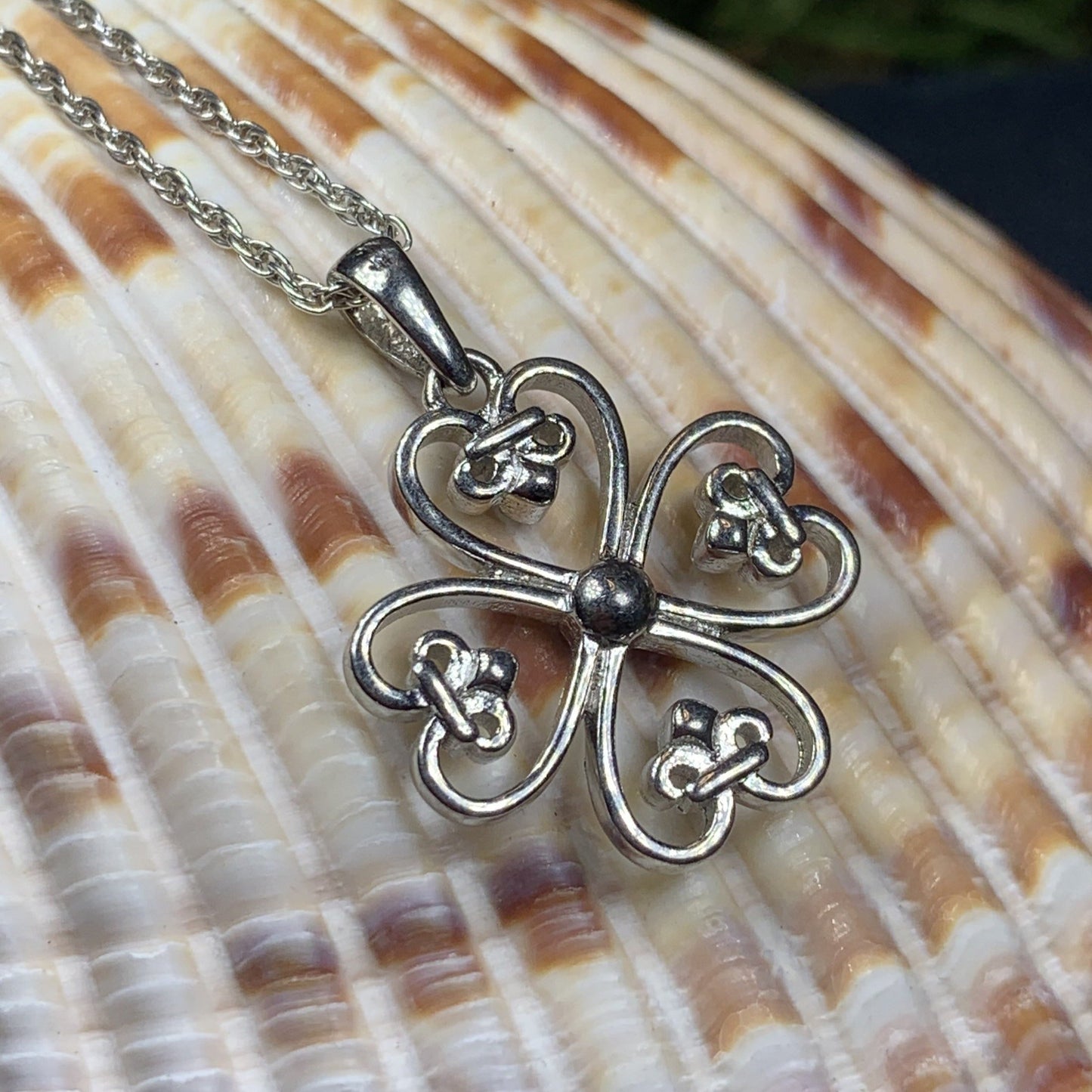 Sonasach Celtic Knot Necklace