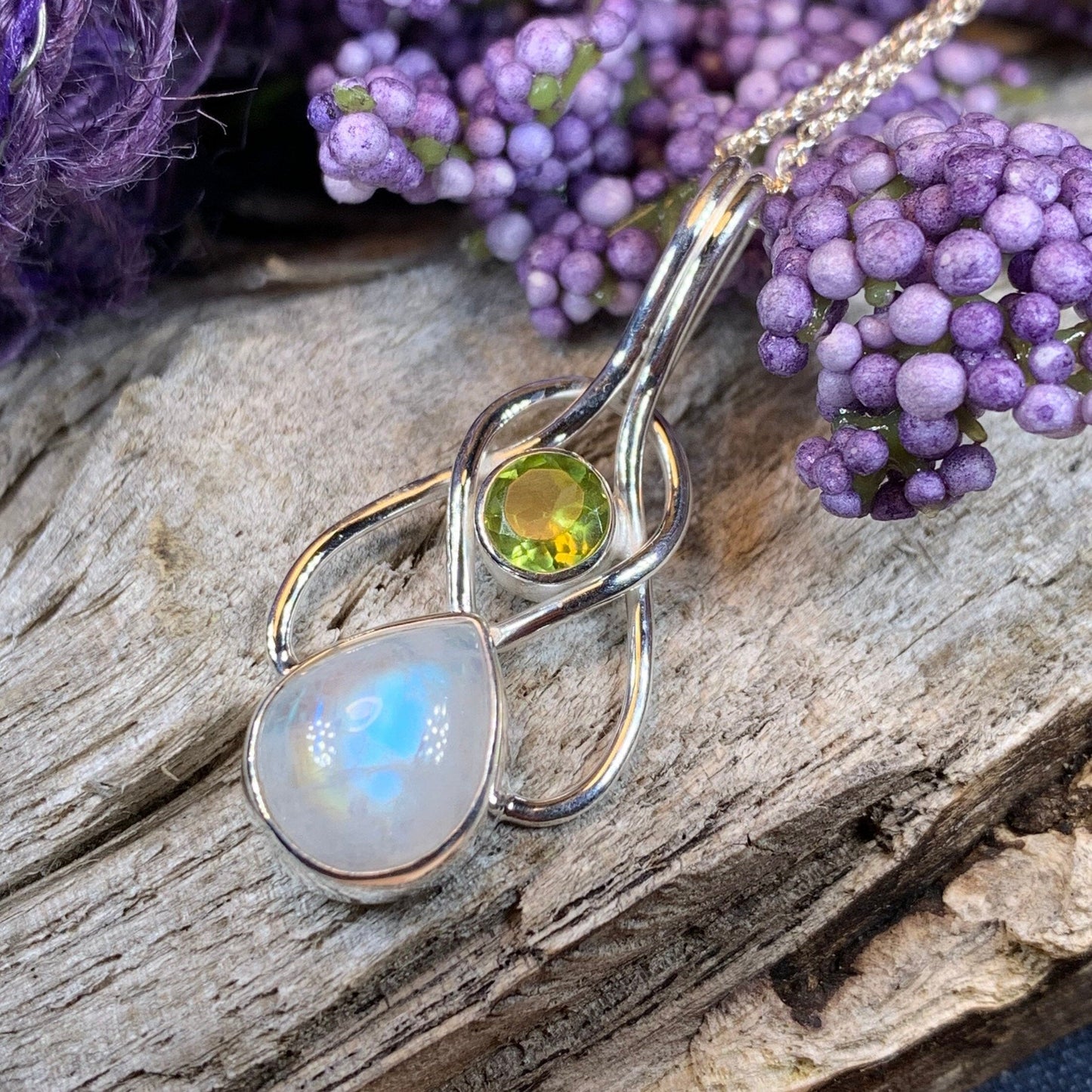 Enide Celtic Knot Necklace