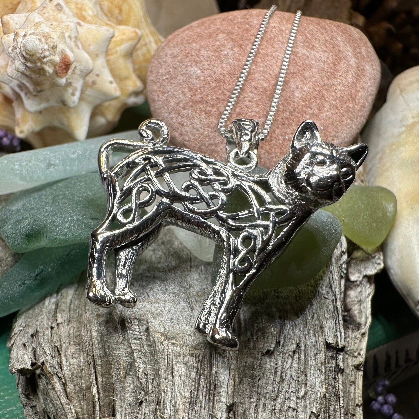 Shavella Celtic Cat Necklace