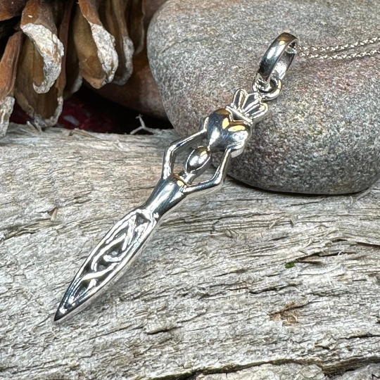 Danu Claddagh Necklace