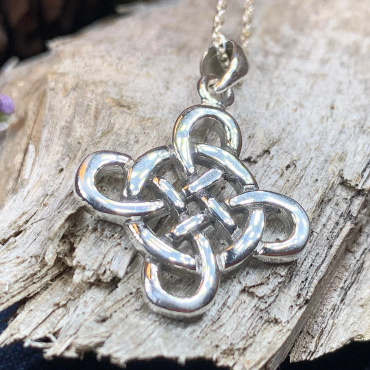 Four Points Celtic Knot Necklace