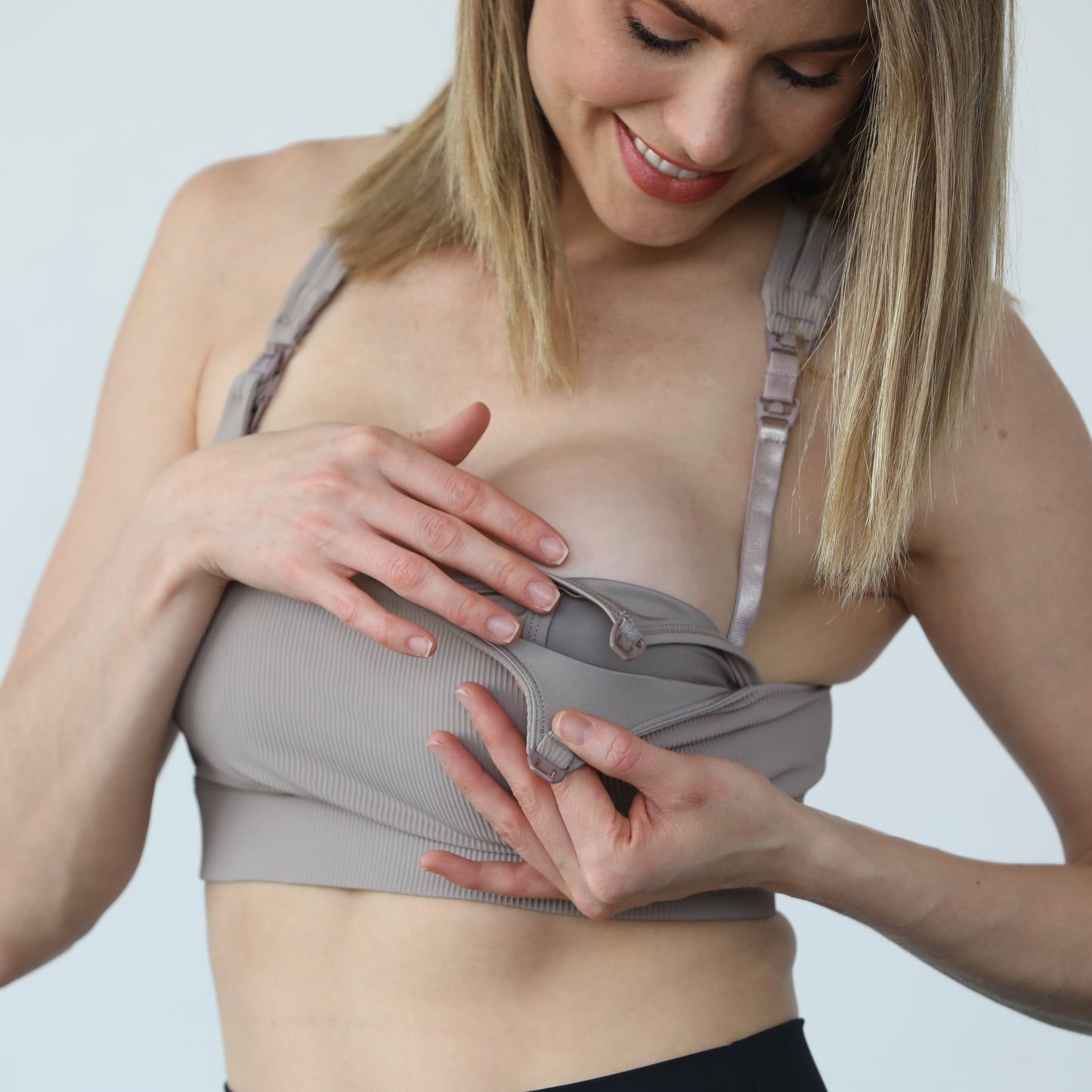 Chloé 4 Running Nursing & Pumping Sports Bra (Ribbed Chai)