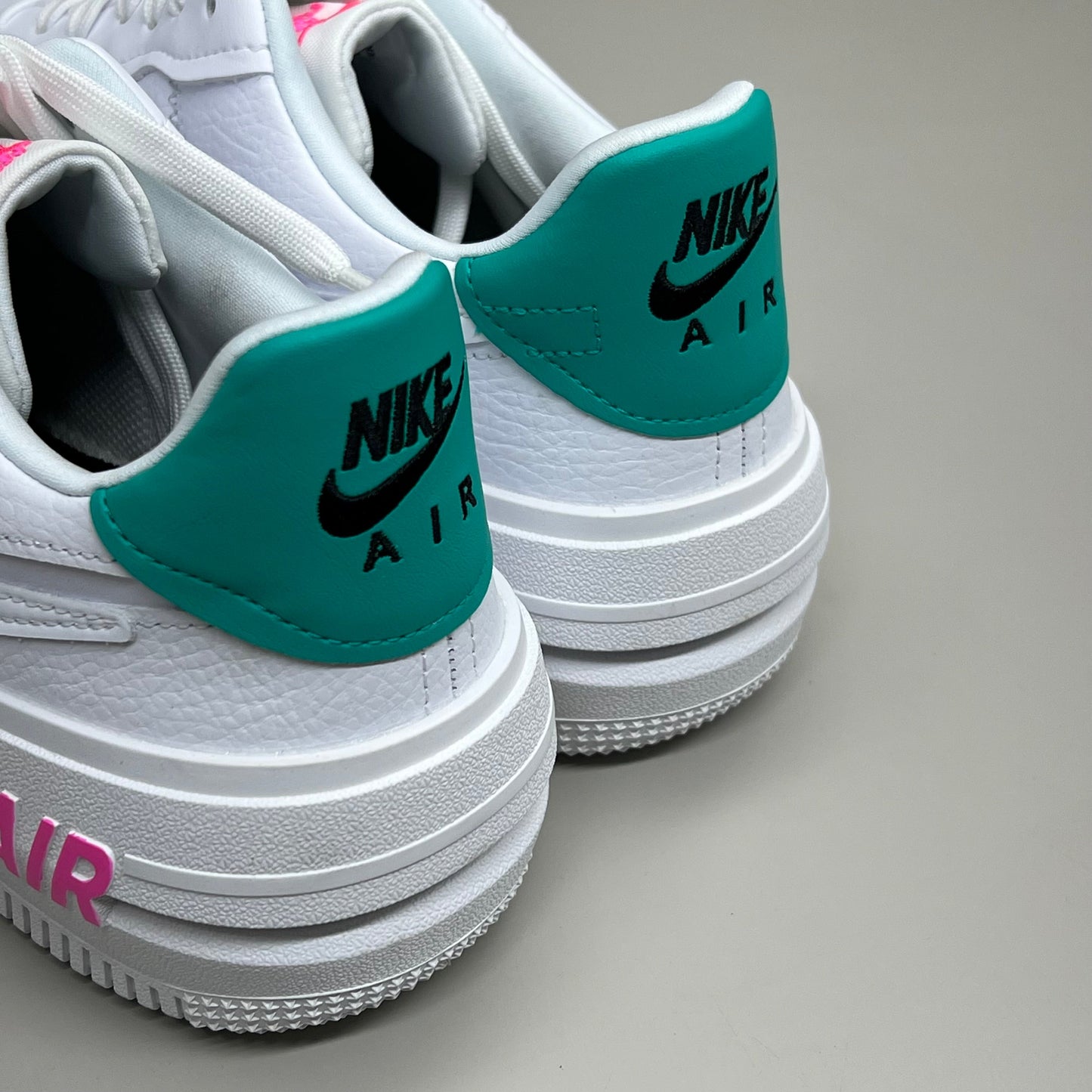 NIKE Air Force 1 PLT.AF.ORM Tapered Toe Sz Women's 8 White/Pink/Blue FN7180-100