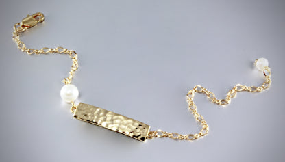 "Cora" - Minimalist Hammered Bar and Pearl Personalized Bracelet - Available in Silver and Gold