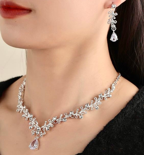 Brianna - Bridal 3-Piece Jewelry Set With Tiara - Available in Gold and Silver