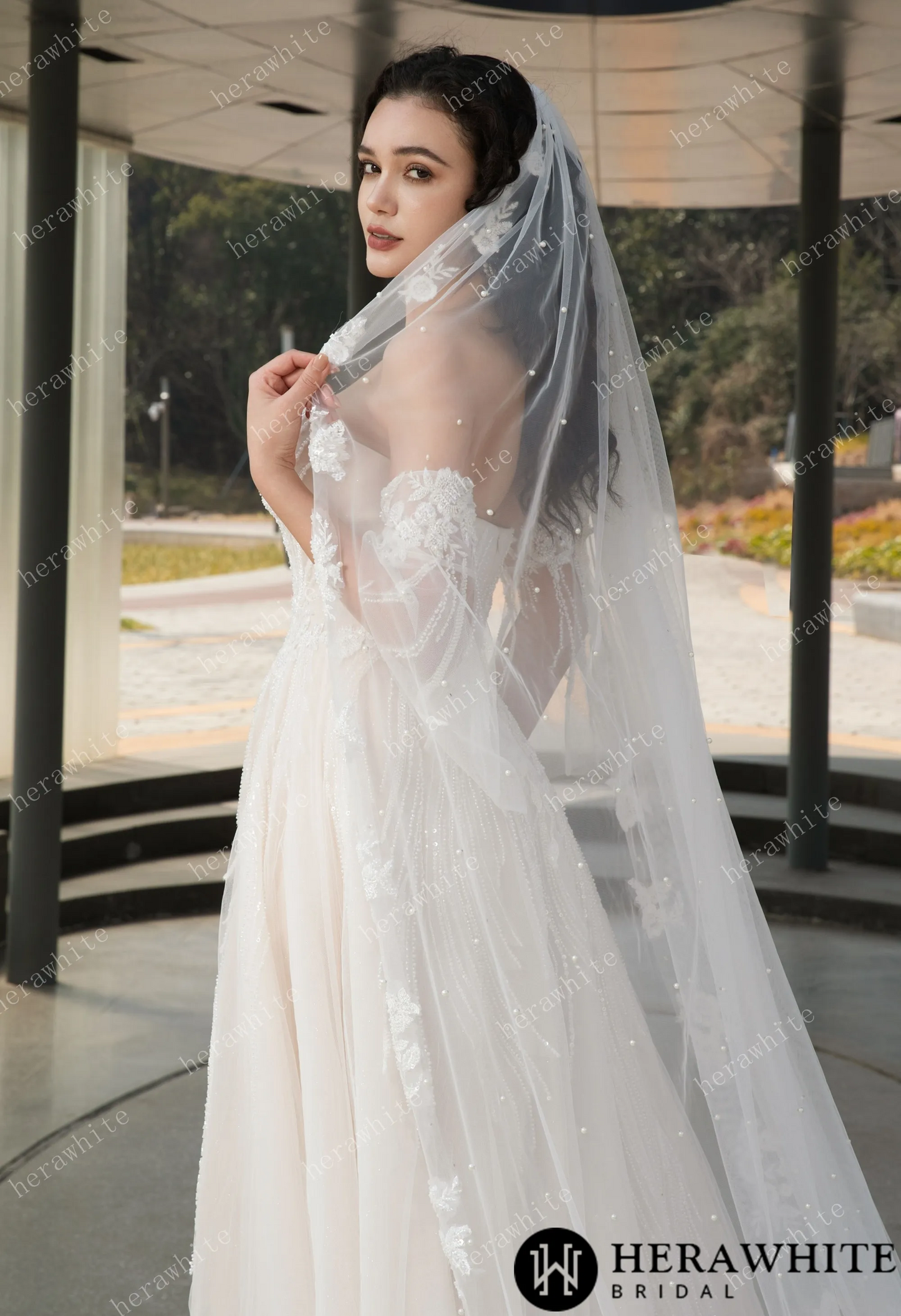 Ethereal Glow A Dreamlike Sparkling Bridal Gown