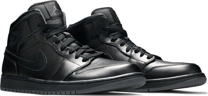 (2015) Nike Jordan 1 Mid Triple Black New Size 7.5M