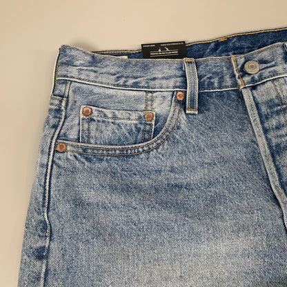 LEVIS 501 Original Fit High Rise Shorts Medium Wash Women's Sz 29 Mega Vibe Blue