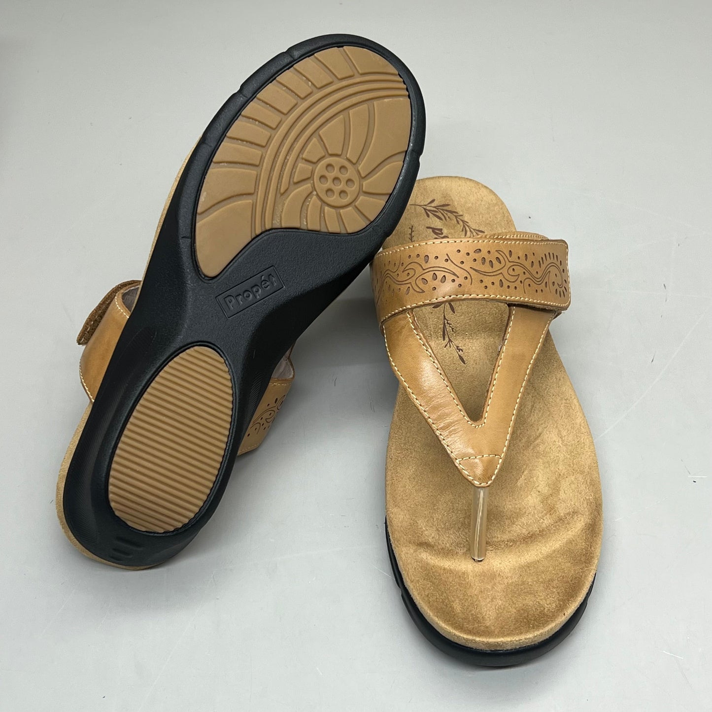 PROPET Wynzie Dressy Adjustable Flip Flop Women's Sz 8 XX(4E) Tan WSX051L