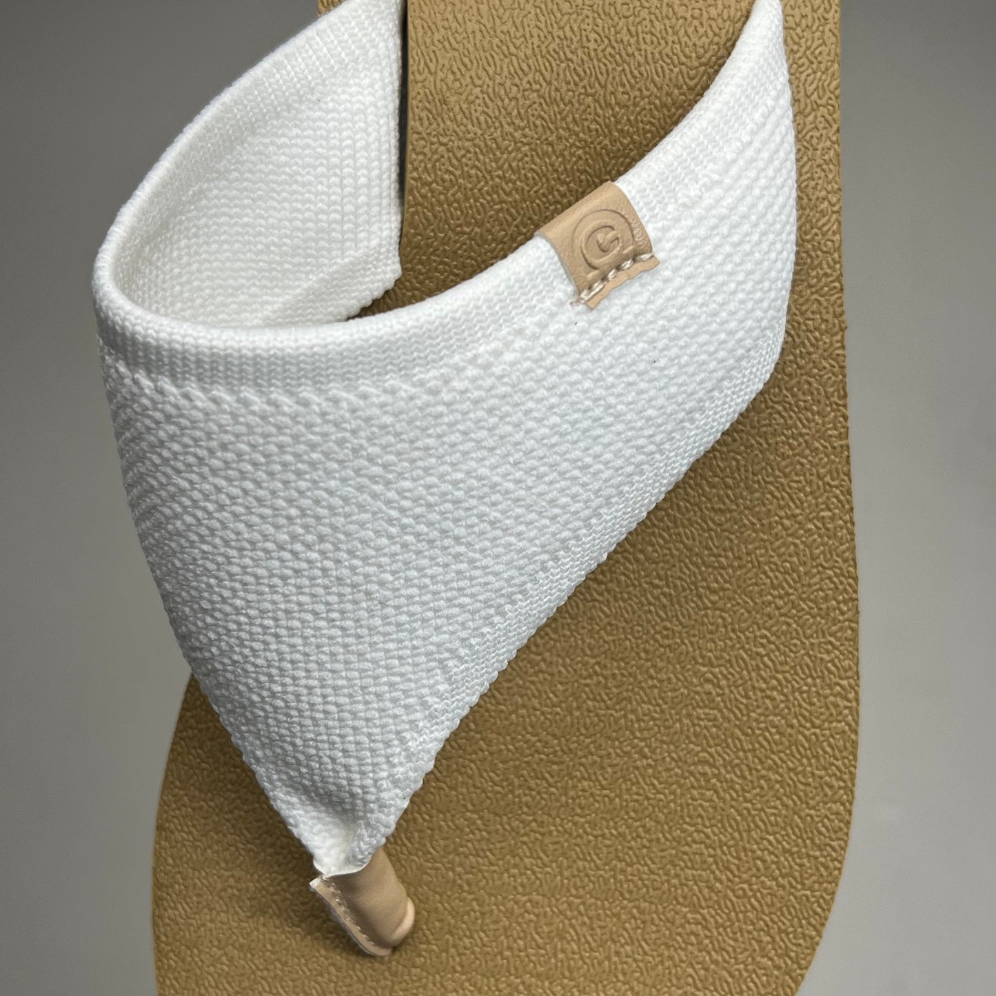 COBIAN Bermuda Bounce Mesh Strap Women's Sz 7 EU 37  Cream BEB24-110-7