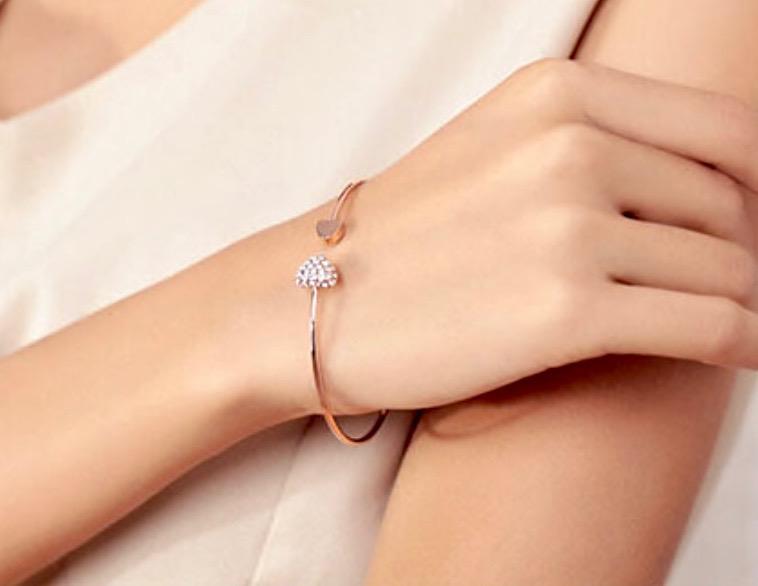 Vivian - Delicate Heart Bangle Bracelet - Available in Silver and Rose Gold