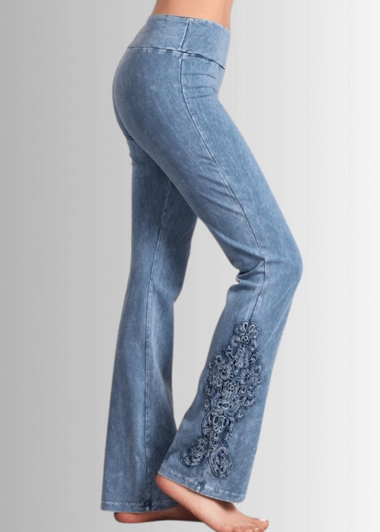 Mineral Washed Bootcut Jeggings Crochet DetaiL