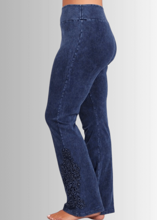 Bootcut Jeggings Crochet Hem in Plus Size