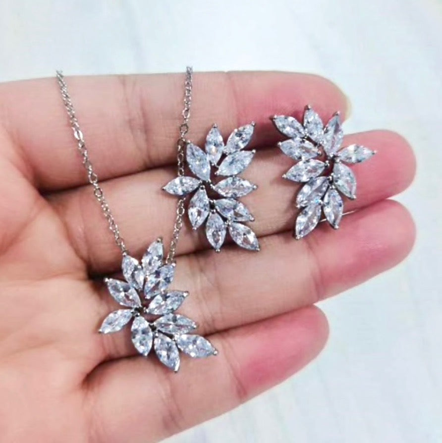 Poppy - Cubic Zirconia Bridal Necklace - Available in Silver, Rose Gold and Yellow Gold