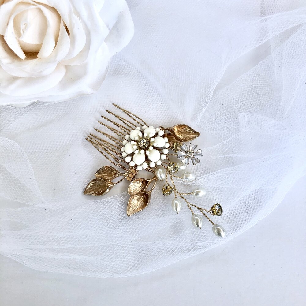 Jessie - Vintage Pearl Bridal Hair Comb
