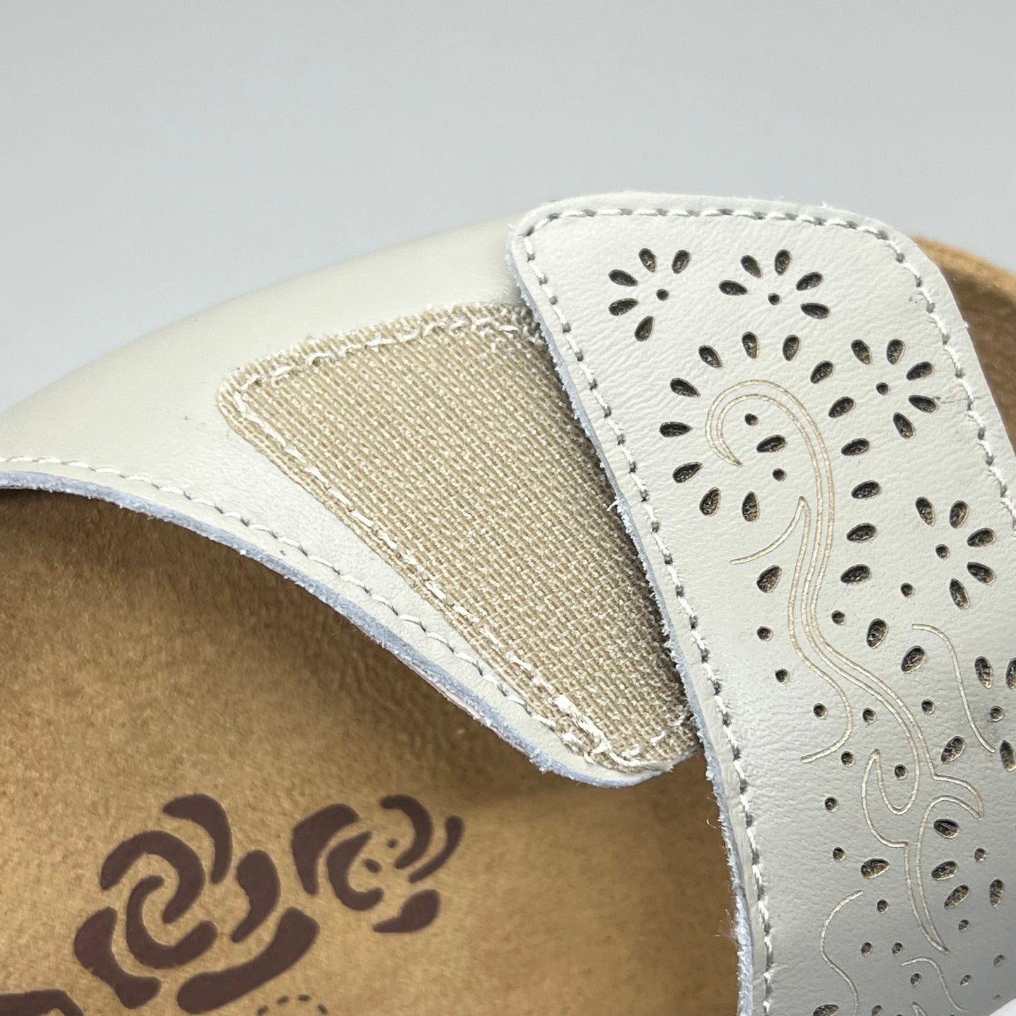 PROPET Wanda Sandal w/Wedge Heel Design Womens Sz 7.5 XX WIDE (4E) Cream WSX203L