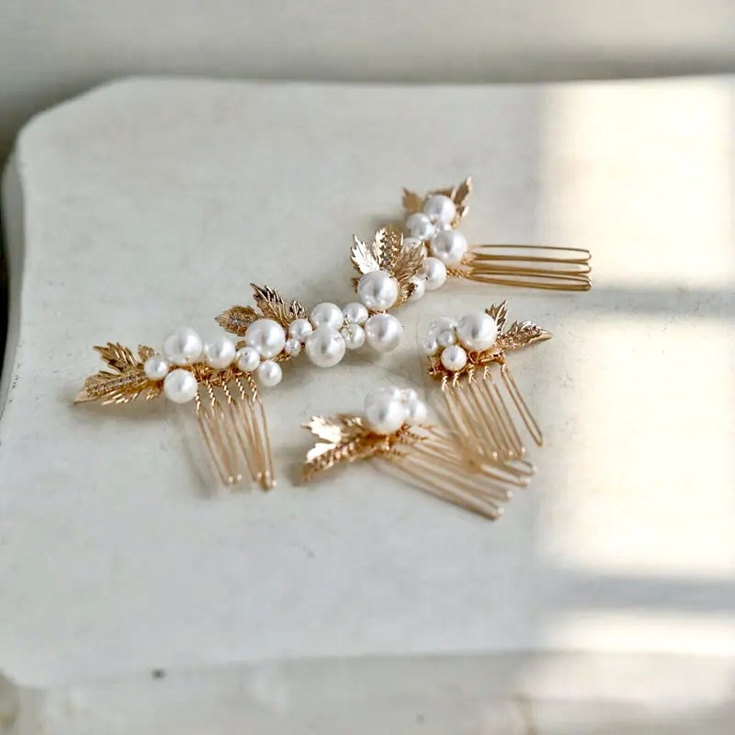 Evie - Pearl Bridal Hair Combs Set