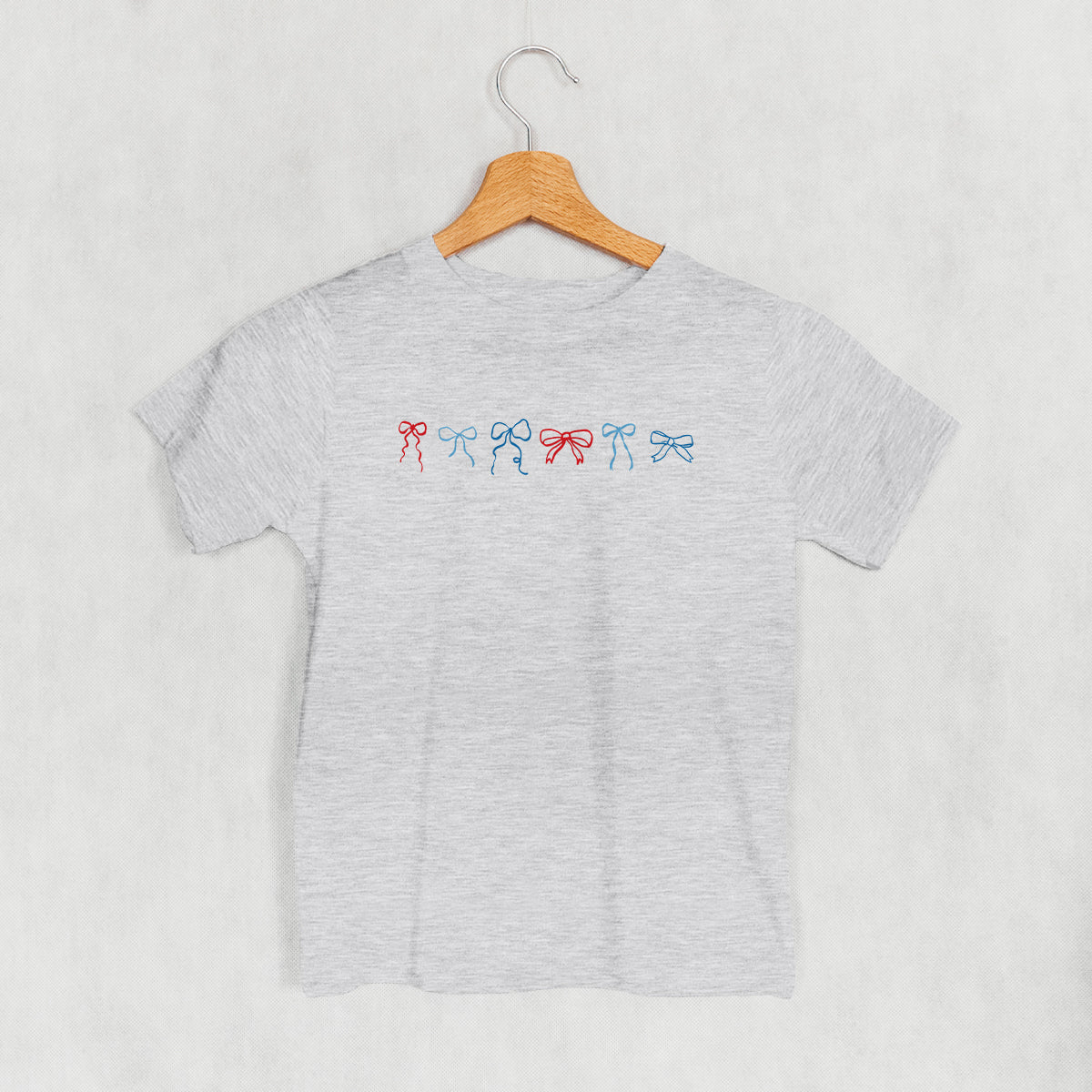 Red And Blue Ribbons (Kids)