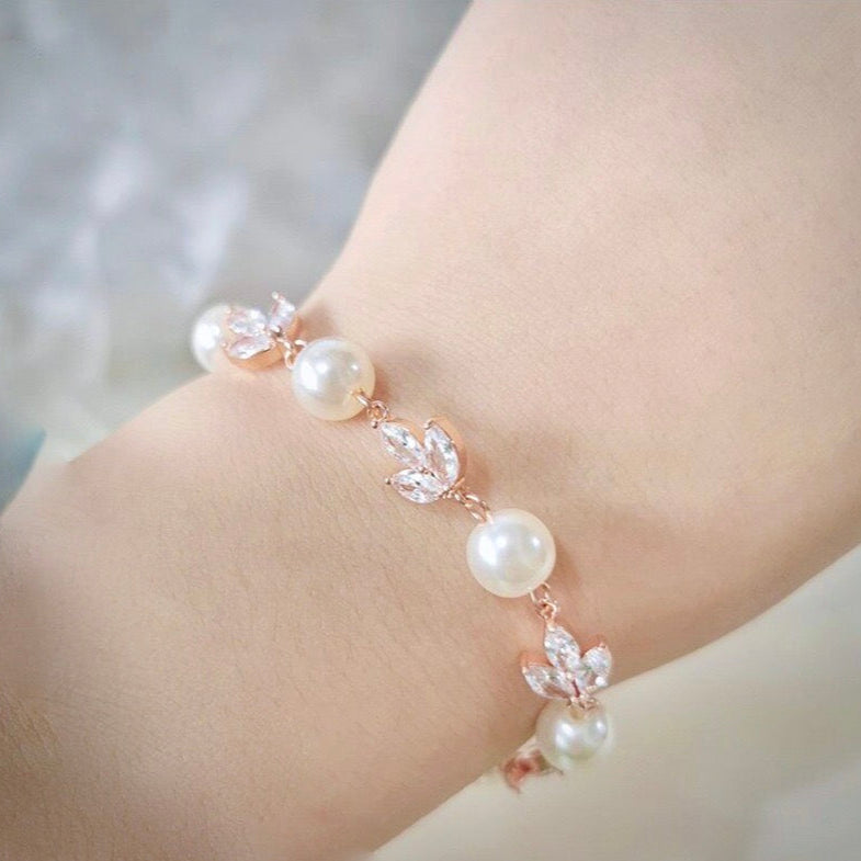 Perla - Pearl and Cubic Zirconia Bridal Bracelet - Available in Silver, Rose Gold and Yellow Gold