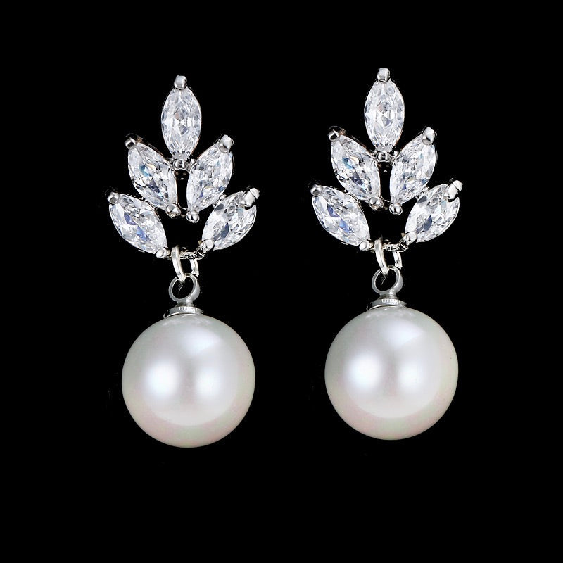 Etta - Pearl and Cubic Zirconia Jewelry Set - Available in Silver and Rose Gold
