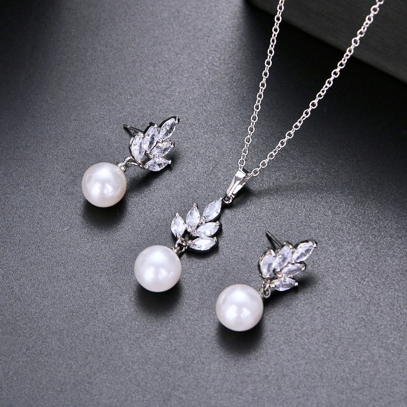 Etta - Pearl and Cubic Zirconia Jewelry Set - Available in Silver and Rose Gold