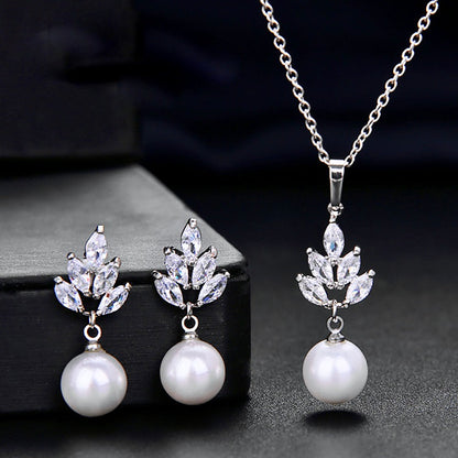 Etta - Pearl and Cubic Zirconia Jewelry Set - Available in Silver and Rose Gold