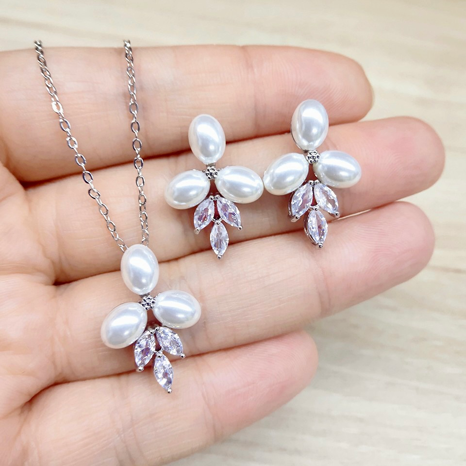 Adonna - Pearl Bridal Necklace - Available in Silver, Rose Gold and Yellow Gold