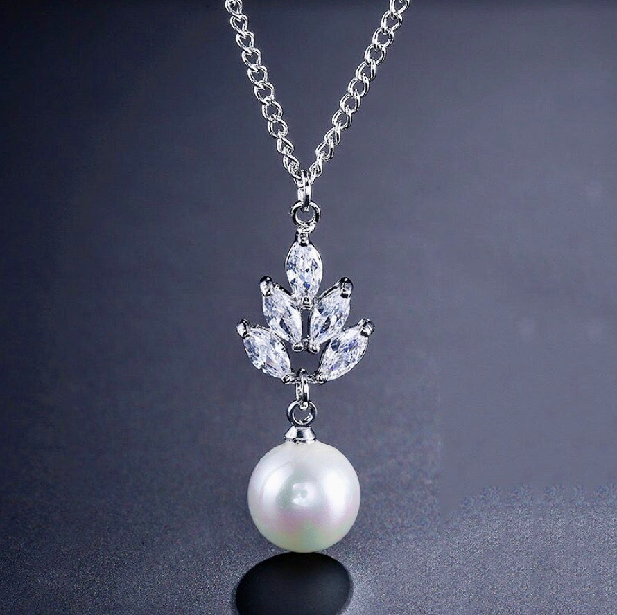 Etta - Pearl and Cubic Zirconia Jewelry Set - Available in Silver and Rose Gold