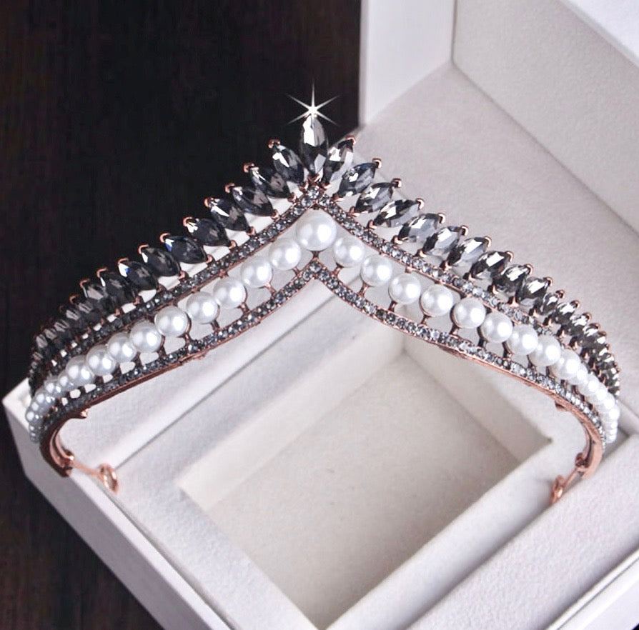 "Asari" - Baroque Vintage Bridal Tiara