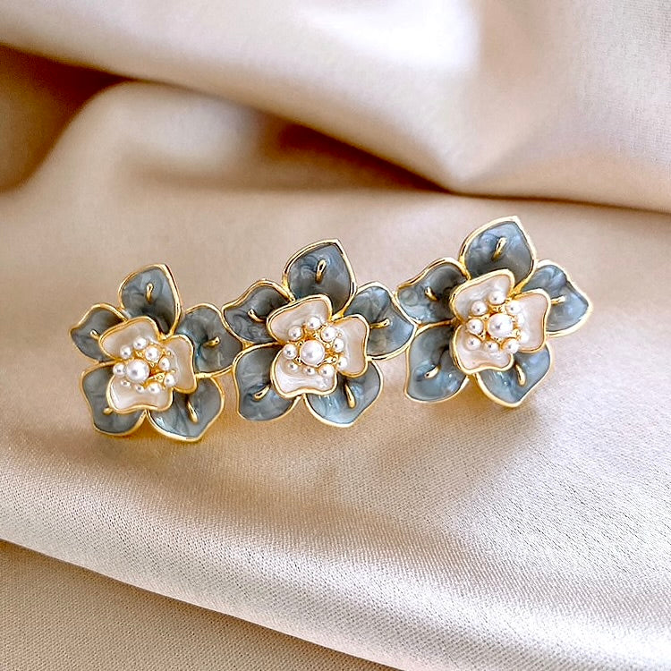 "Minnie" - Pearl Enameled Hair Clip / Barrette