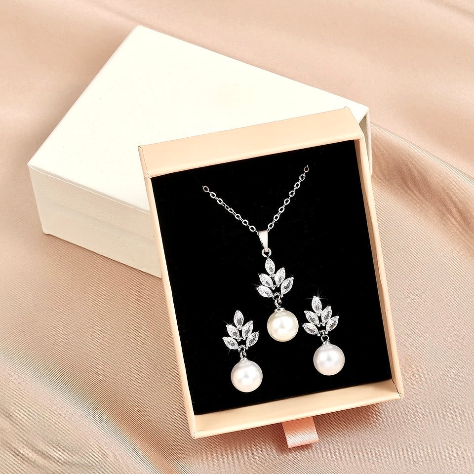 Etta - Pearl and Cubic Zirconia Jewelry Set - Available in Silver and Rose Gold