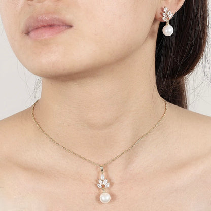 Etta - Pearl and Cubic Zirconia Jewelry Set - Available in Silver and Rose Gold