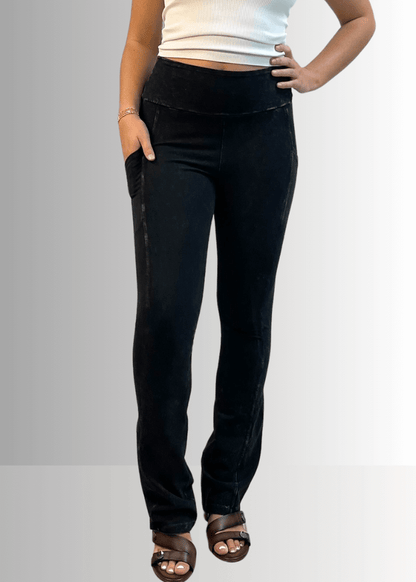 A Perfect Fit Cotton Bootcut Pocket Pants in Solid Black