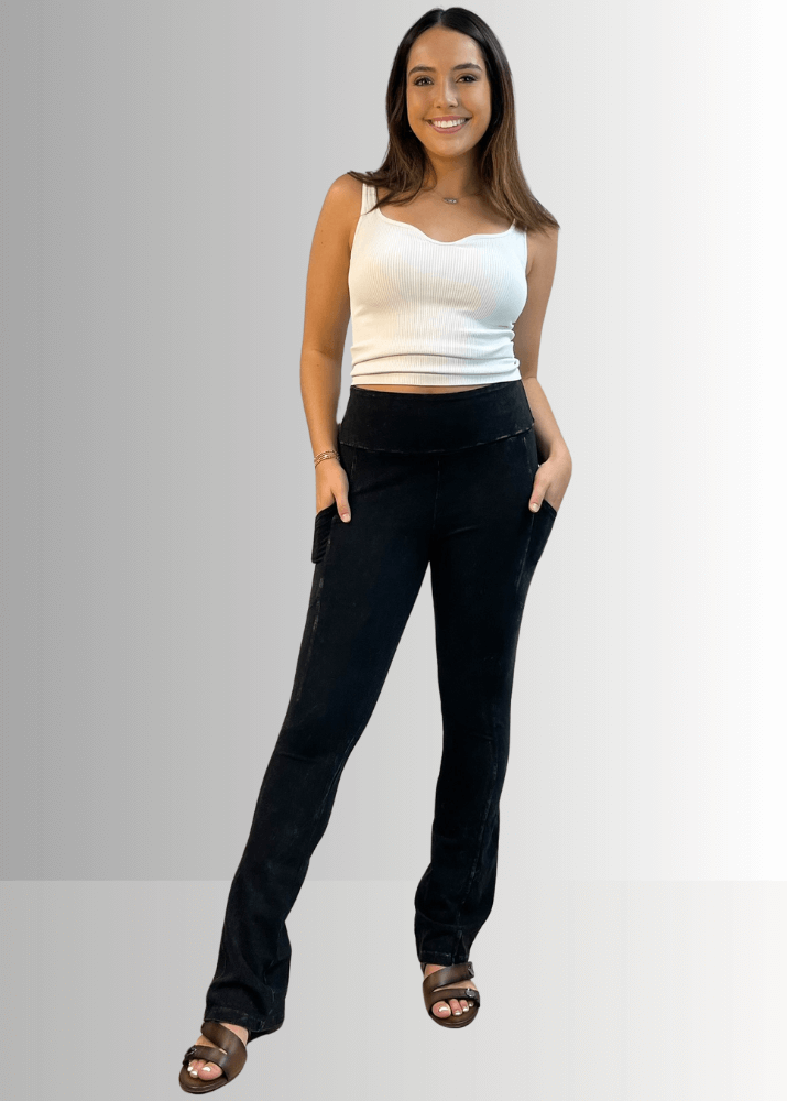 A Perfect Fit Cotton Bootcut Pocket Pants in Solid Black