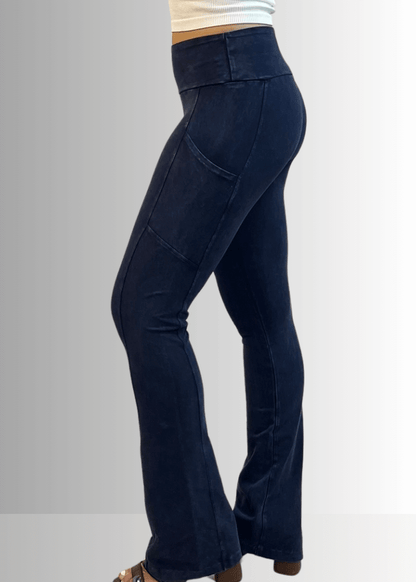 A Perfect Fit Cotton Bootcut Pocket Pants in Dark Denim