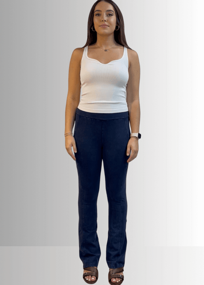 A Perfect Fit Cotton Bootcut Pocket Pants in Dark Denim