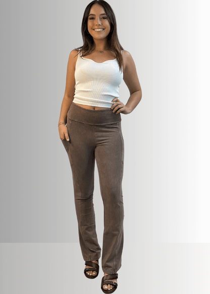 A Perfect Fit Cotton Bootcut Pocket Pants in Solid Black