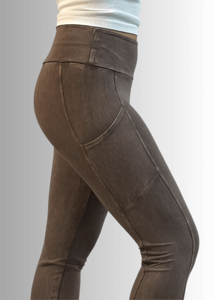 A Perfect Fit Cotton Bootcut Pocket Pants in Solid Black
