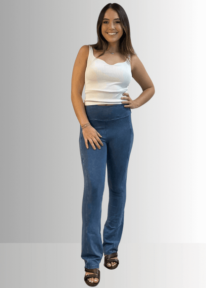 A Perfect Fit Cotton Bootcut Pocket Pants in Solid Black