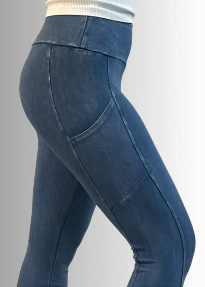 A Perfect Fit Cotton Bootcut Pocket Pants in Solid Black