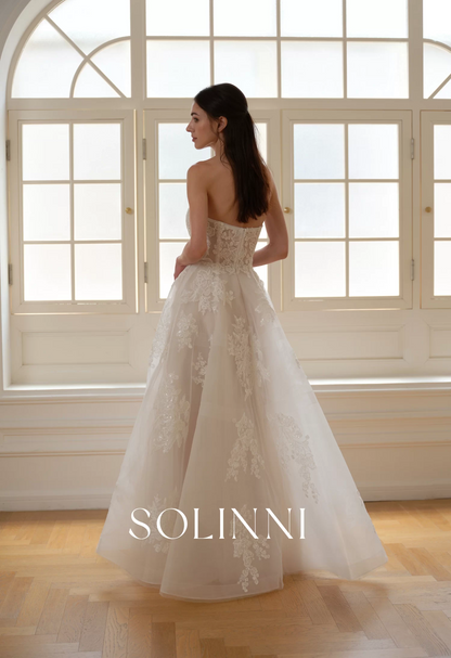 Alira – Sparkly Organdy Wedding Dress with Voluminous Silhouette