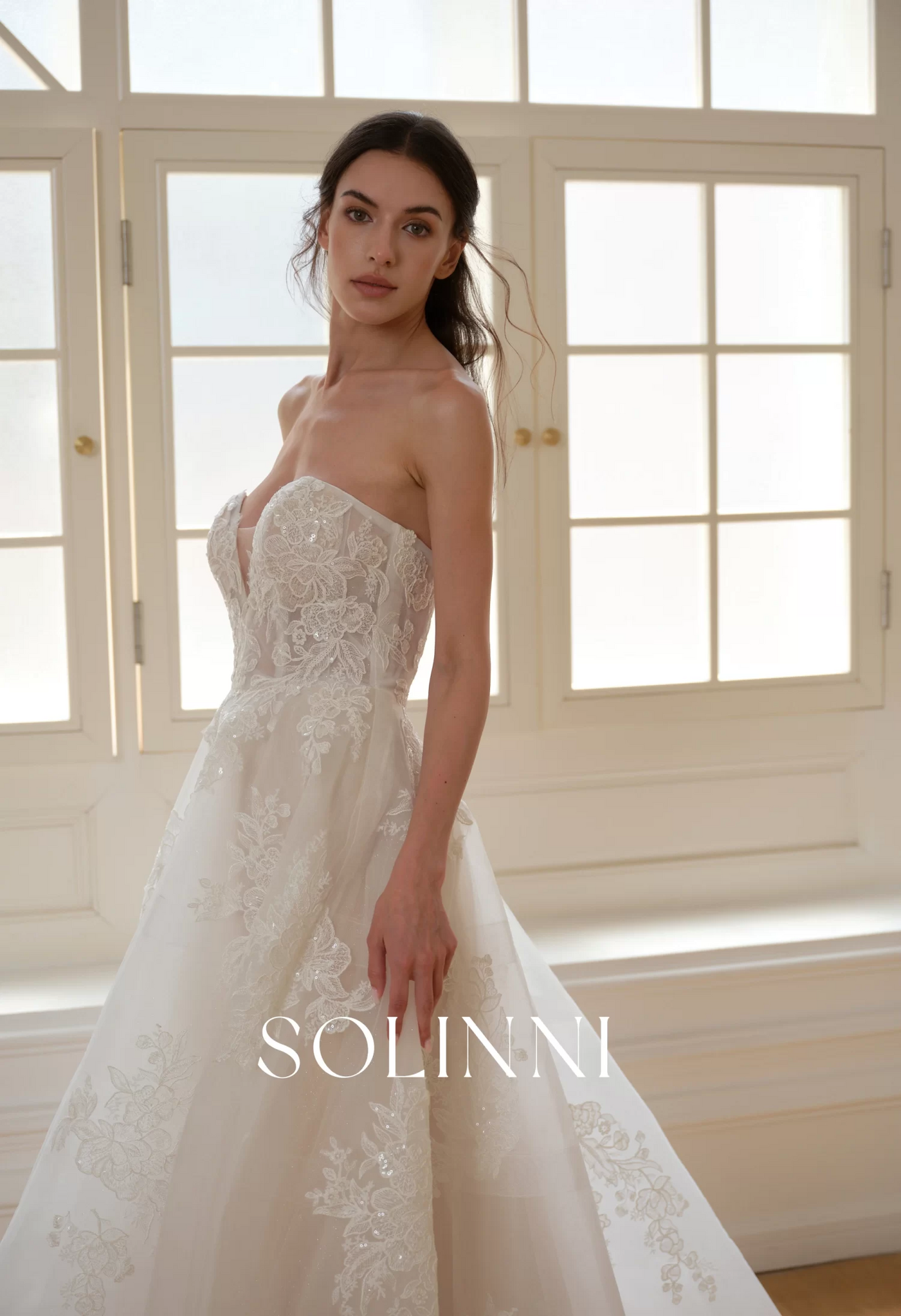 Alira – Sparkly Organdy Wedding Dress with Voluminous Silhouette