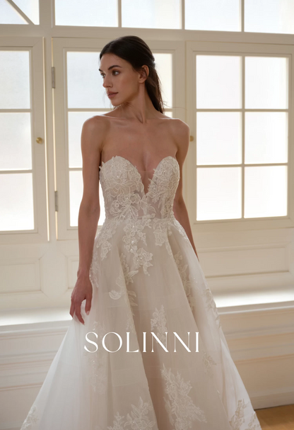 Alira – Sparkly Organdy Wedding Dress with Voluminous Silhouette