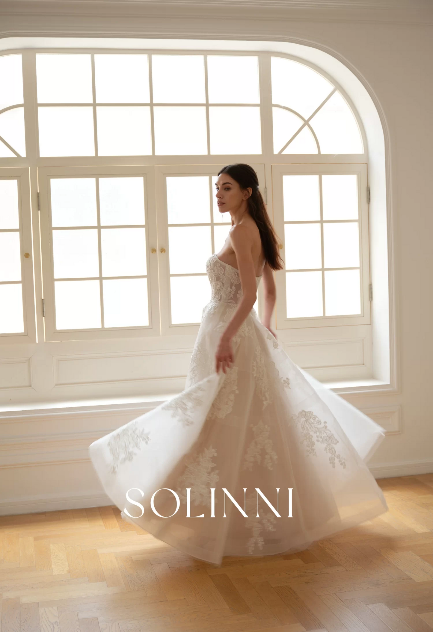 Alira – Sparkly Organdy Wedding Dress with Voluminous Silhouette