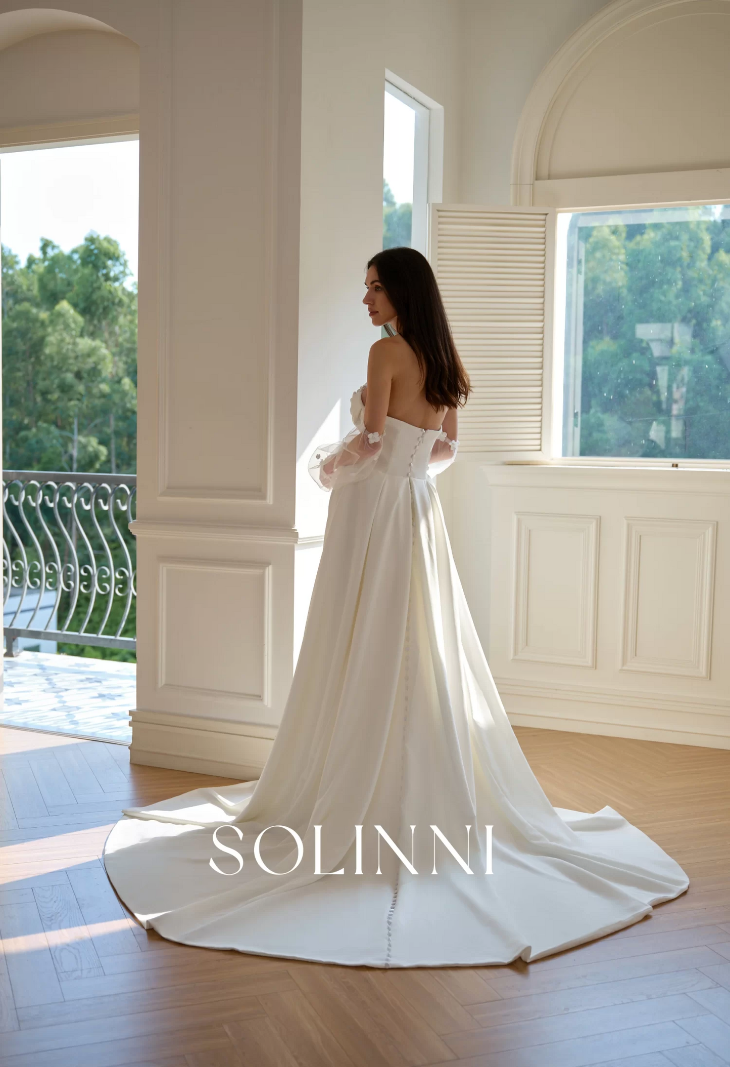 Aluna – Crepe Wedding Dress with 3D Florals and Detachable Sleeves