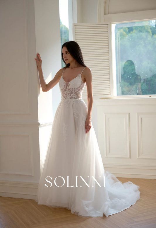Luce – Lace A-Line Wedding Dress with Detachable Bell Sleeves｜Solinni